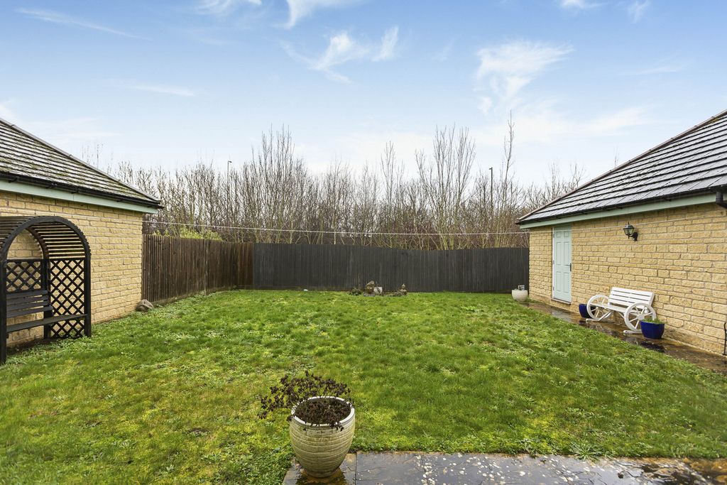 Property photo 2 of 36