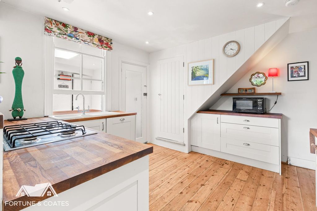 Property photo 3 of 32 Churchgatestreet_10.Jpg