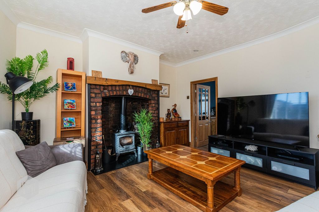 Property photo 3 of 33 Picture No. 14