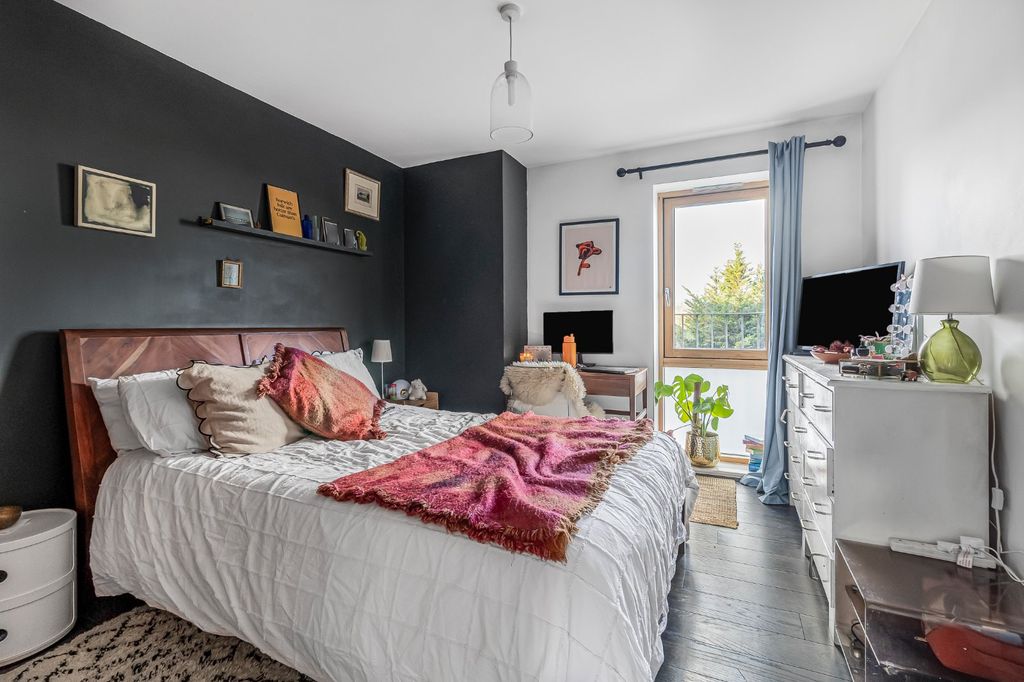 Property photo 3 of 28 Picture No. 13