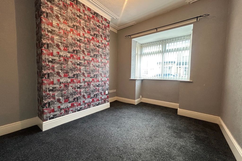 Property photo 3 of 10 Coss