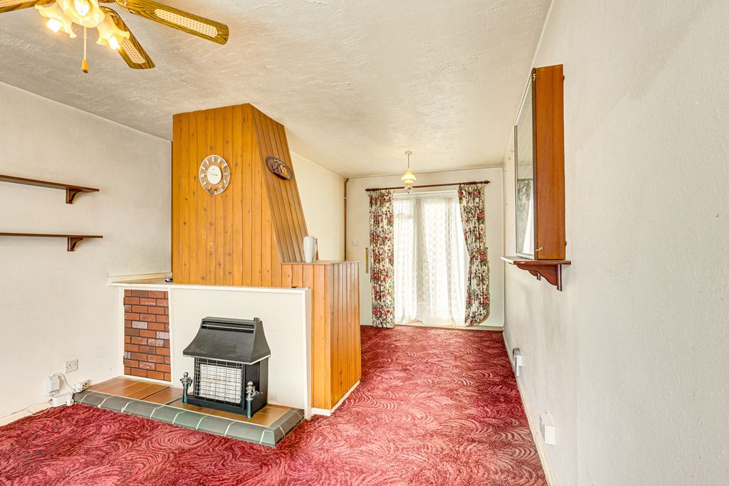 Property photo 2 of 19