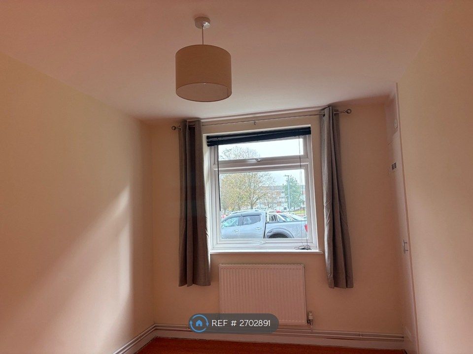 Property photo 3 of 5 Bedroom 1