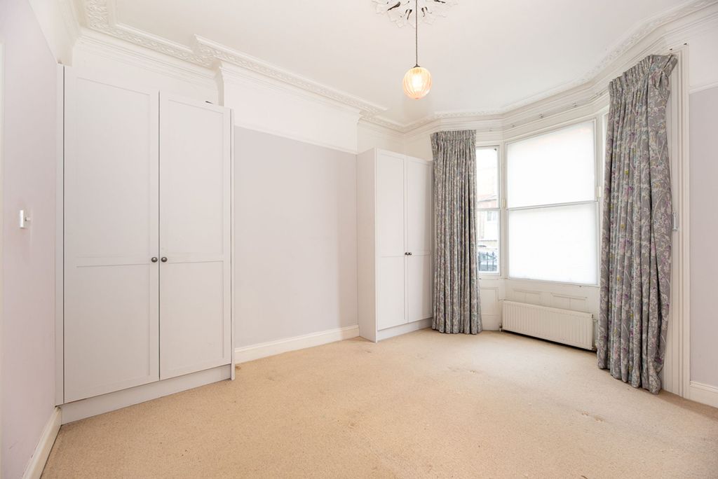 Property photo 3 of 28