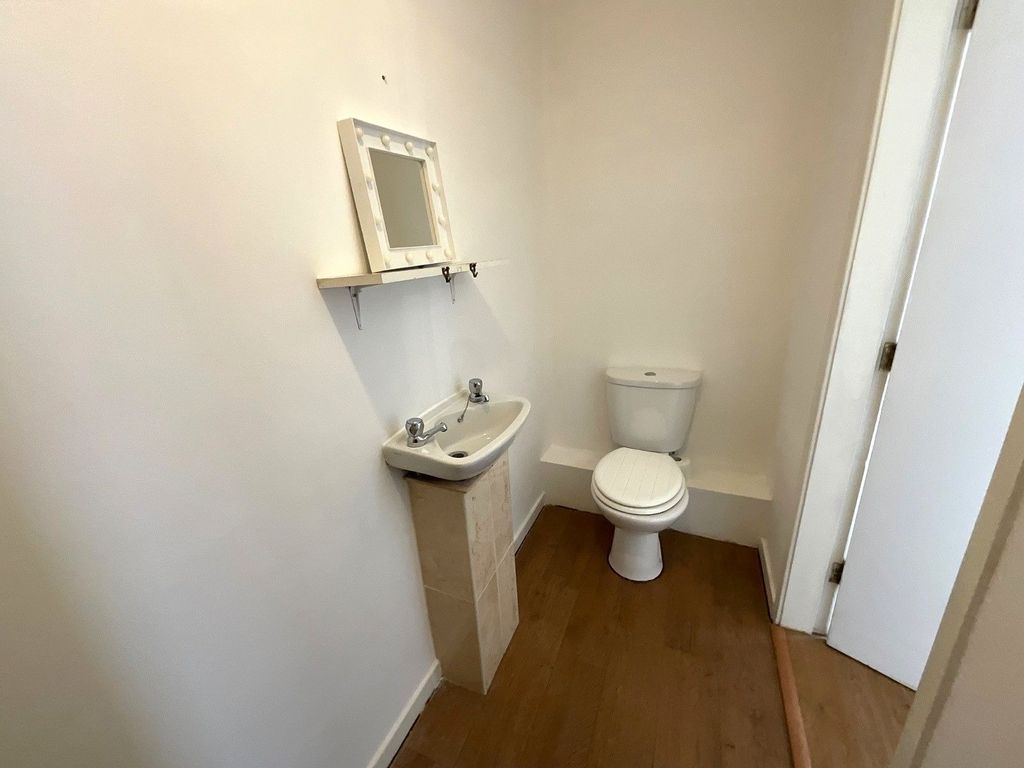 Property photo 3 of 4