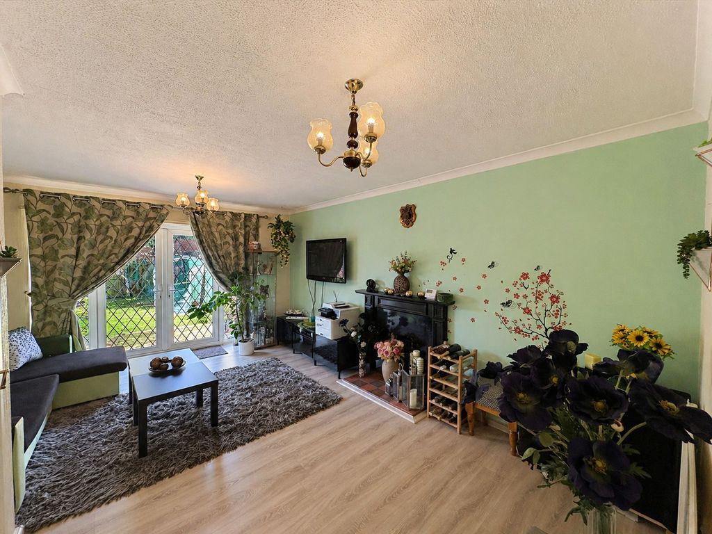 Property photo 3 of 19
