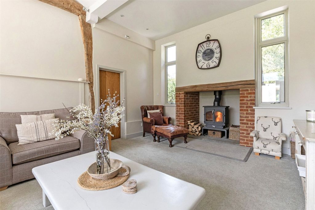 Property photo 3 of 14 Sitting Room