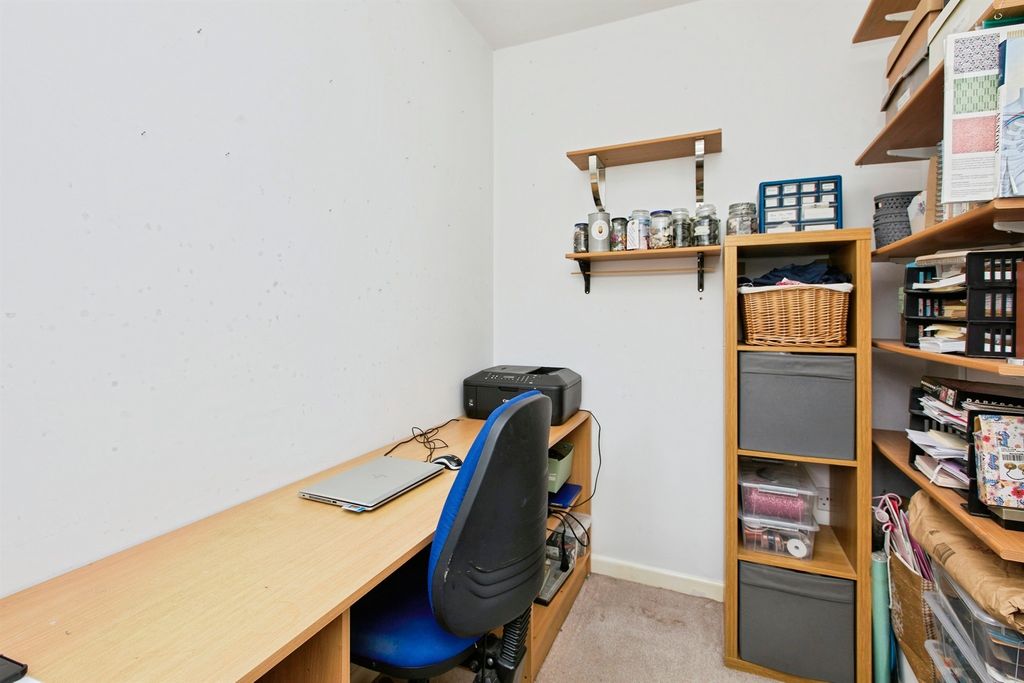 Property photo 2 of 20