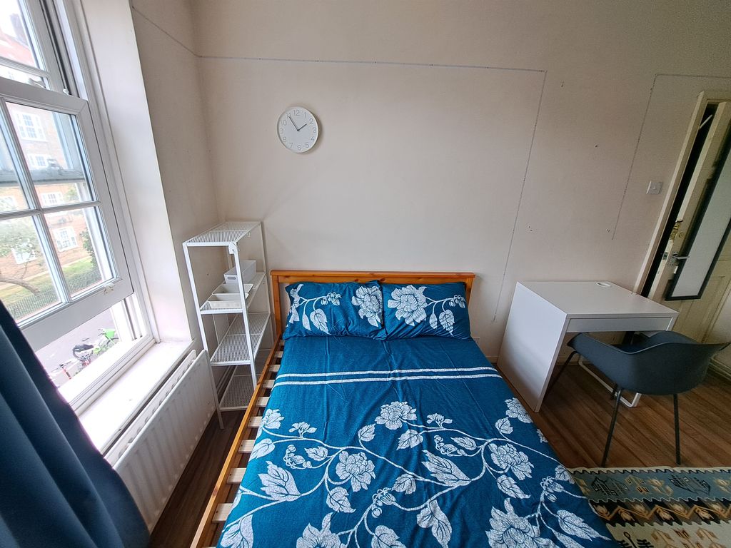 Property photo 1 of 2
