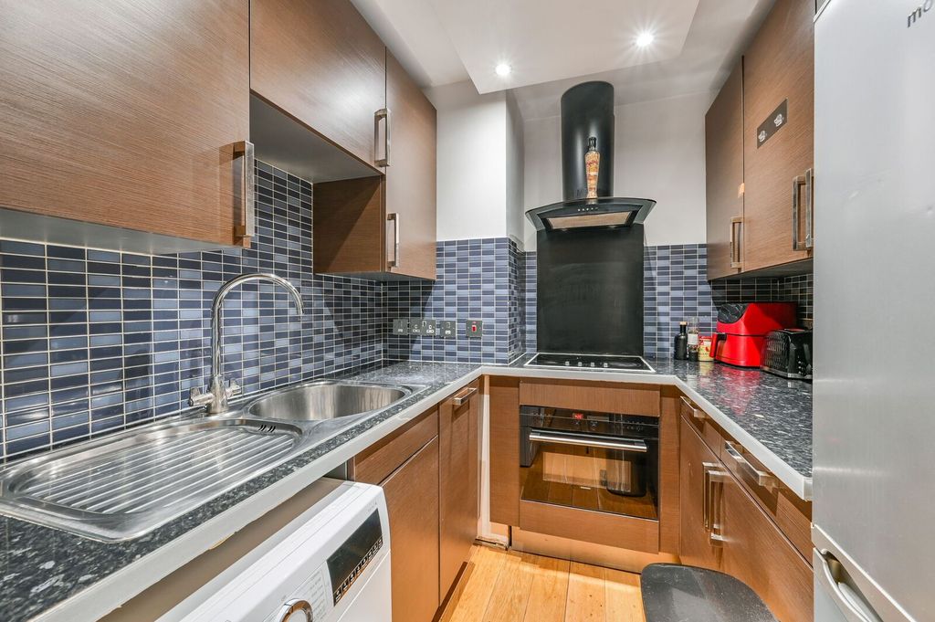 Property photo 2 of 7