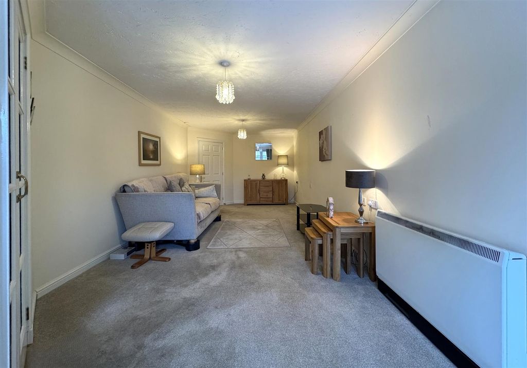 Property photo 3 of 10 Lounge 2.Jpg