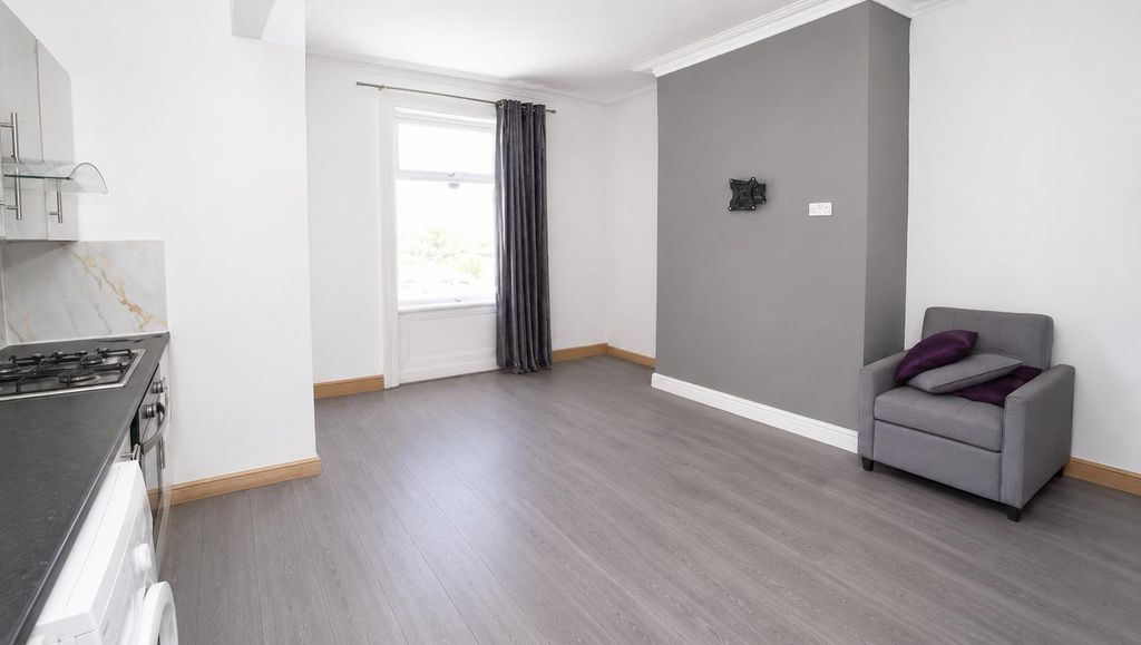 Property photo 3 of 10 Lounge1.Png