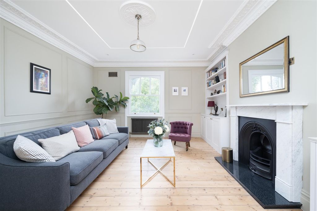 Property photo 3 of 12 Hammersmith Grove