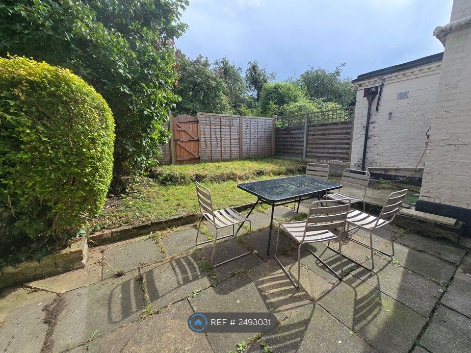 Property photo 2 of 24 Garden -Patio And Lawn