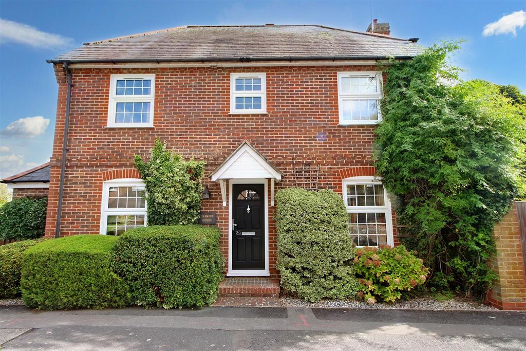 4 bed detached house for sale Hampstead Norreys