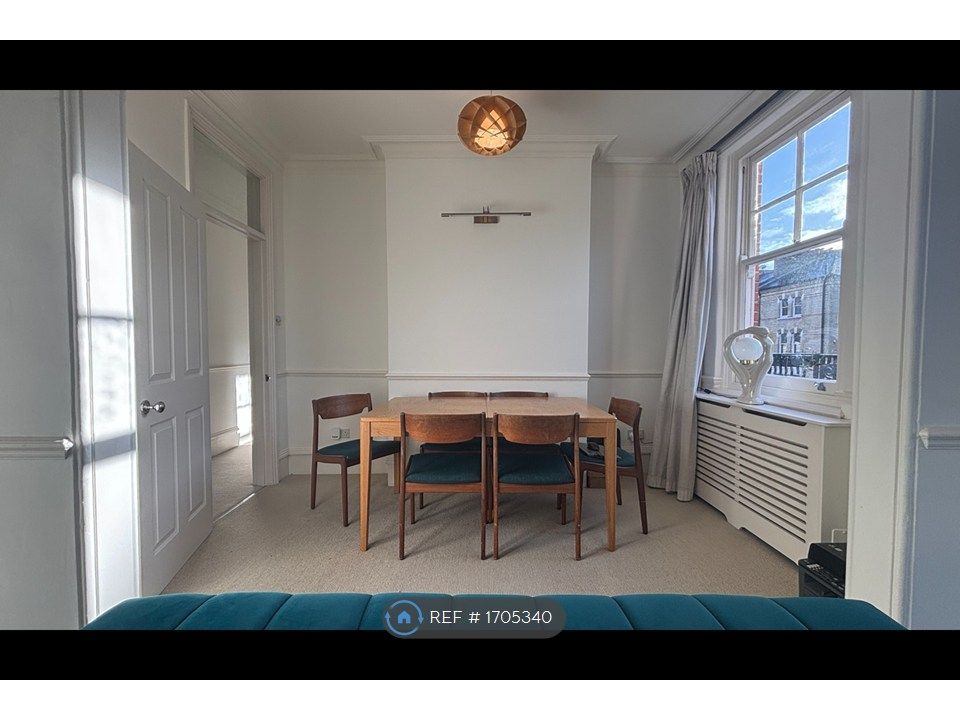 Property photo 3 of 14 Living Room