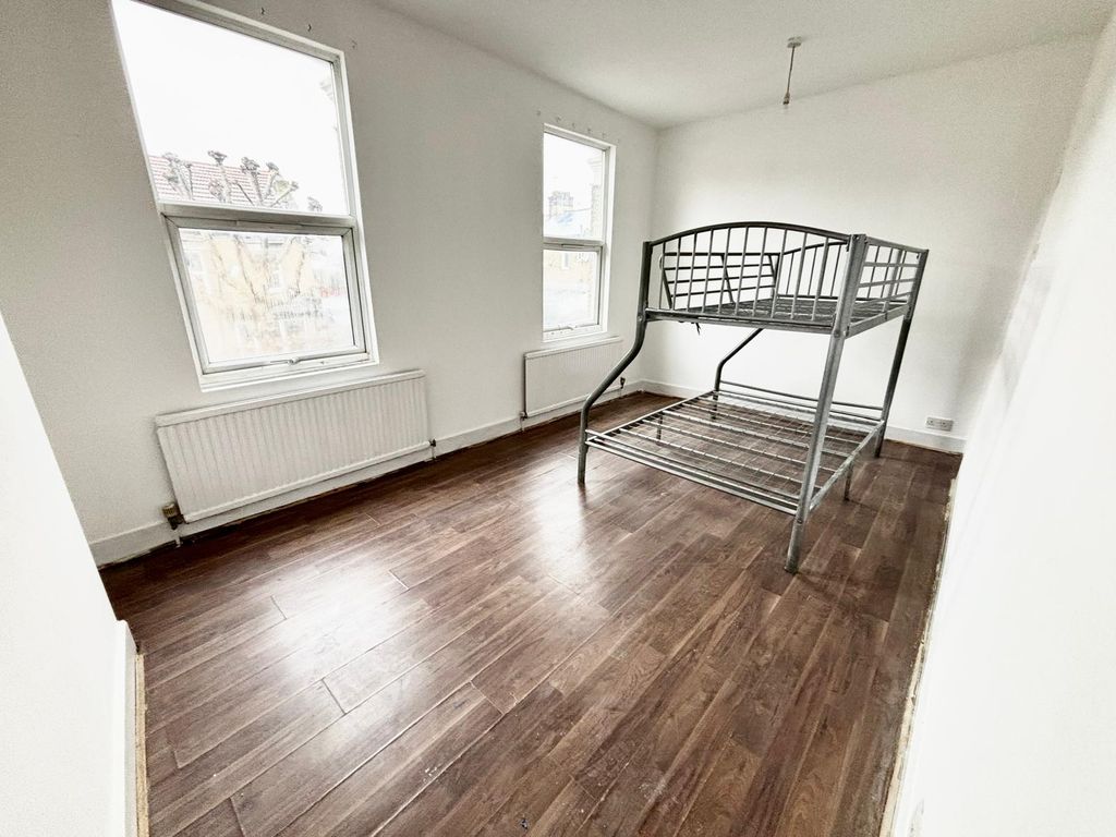 Property photo 1 of 3