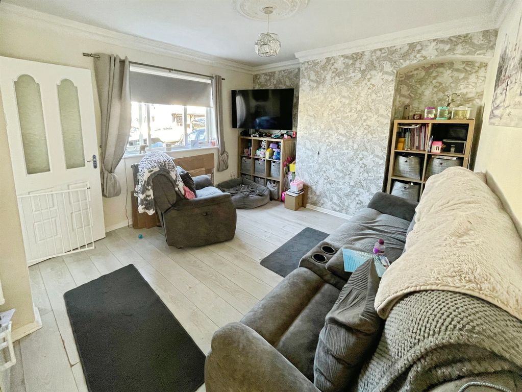 Property photo 2 of 6 Lounge