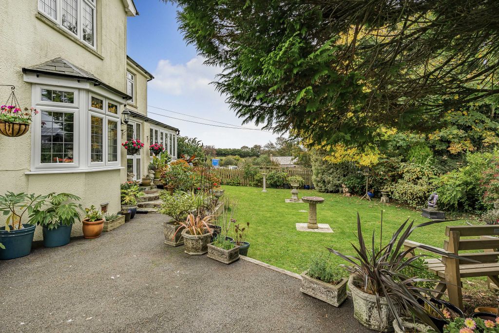 Property photo 3 of 28