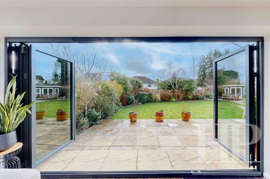 Property photo 3 of 25