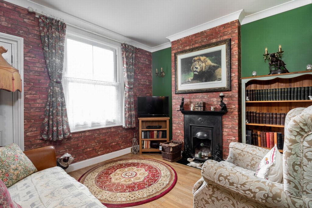 Property photo 3 of 22 Sitting Room