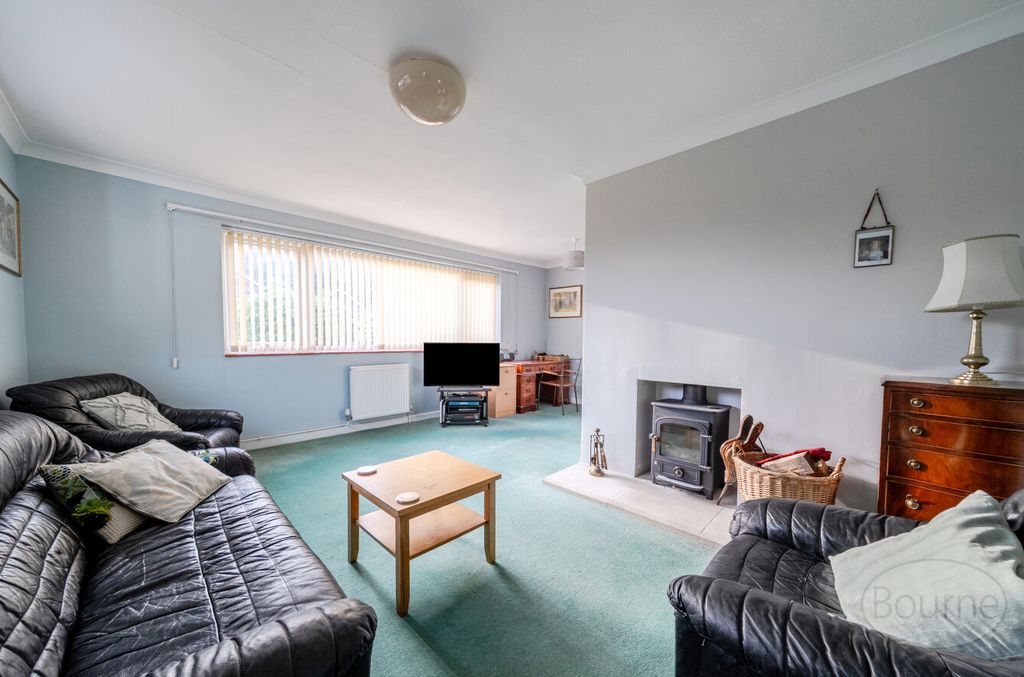 Property photo 3 of 16 A69346d3-3768-4E4...