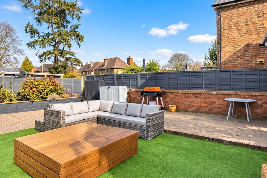 Property photo 2 of 18