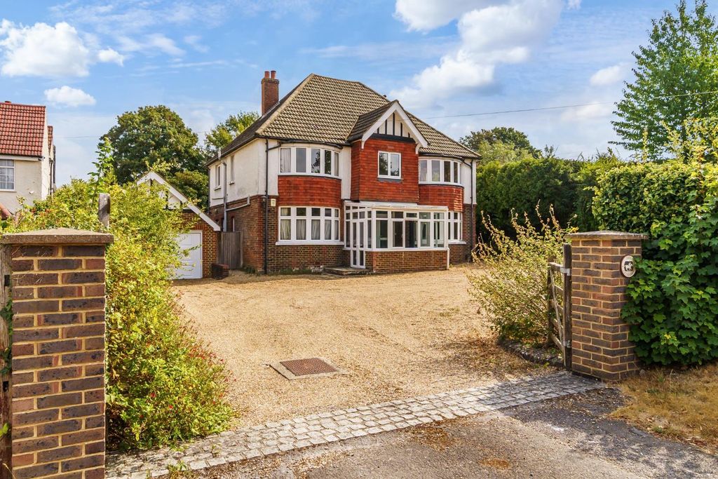 Property photo 1 of 25 Longdown Lane