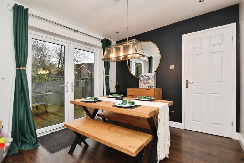 Property photo 2 of 25 Dining Room