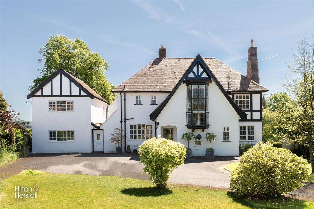 Property photo 1 of 33 Uplands