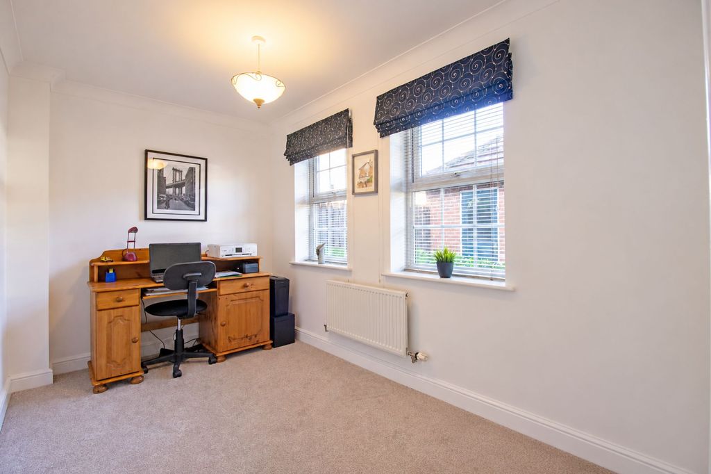 Property photo 3 of 33