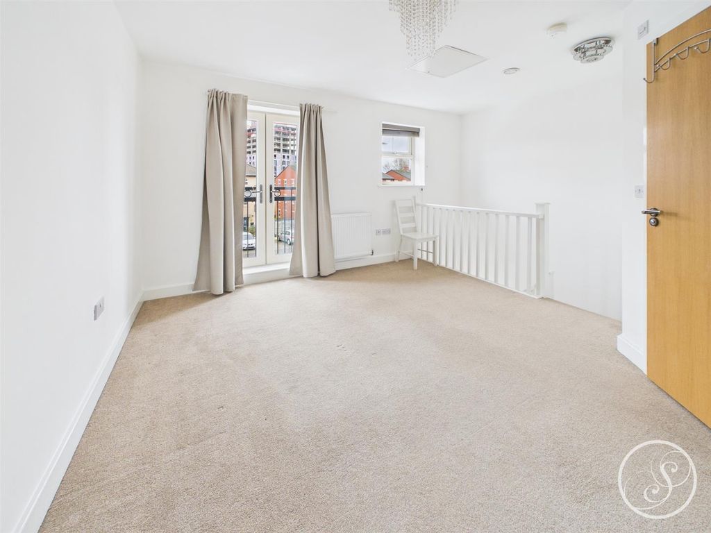 Property photo 3 of 12 Cam02071G0-Pr0835-Still014.Jpg