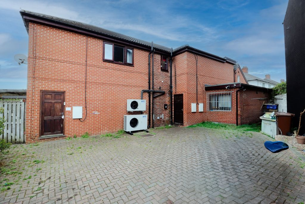 Property photo 1 of 9 Silcoates