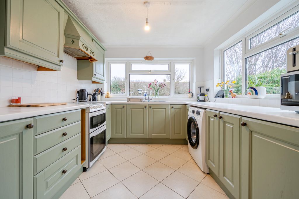 Property photo 3 of 22 Kitchen