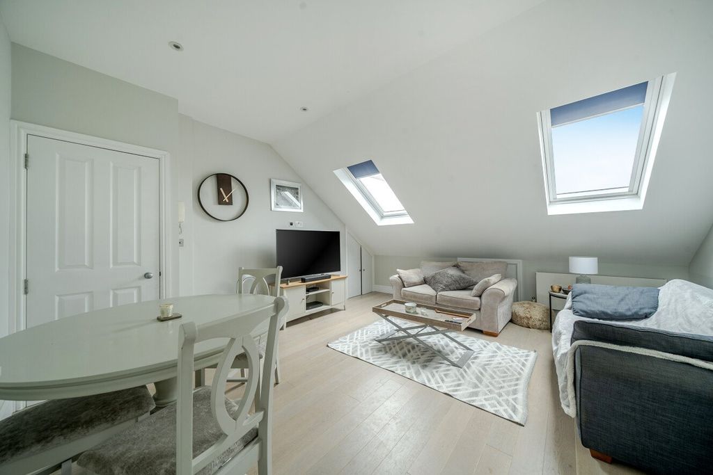 Property photo 3 of 19 Picture No. 12