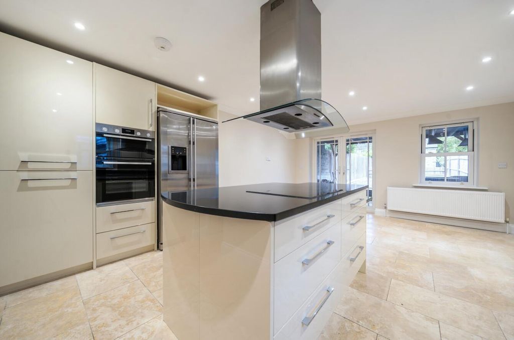 Property photo 2 of 19 1-6Ace36Ff7B400-1525805-6-6Accf769E71ce-1.Jpg
