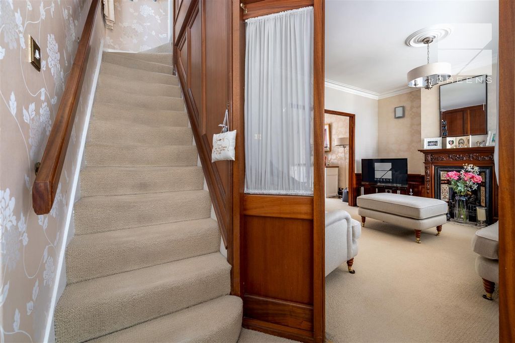 Property photo 2 of 43 61 Brindwood Road_0037.Jpg