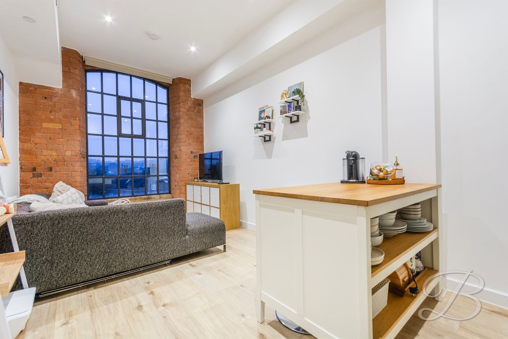 Property photo 3 of 23