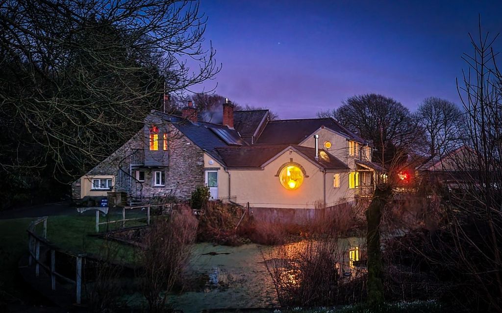 Property photo 1 of 20