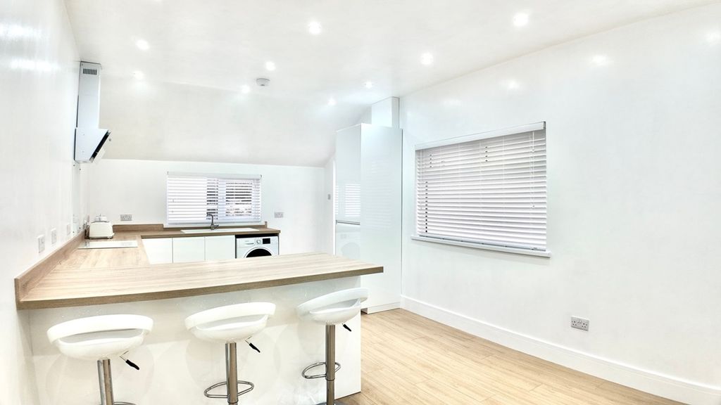 Property photo 3 of 29