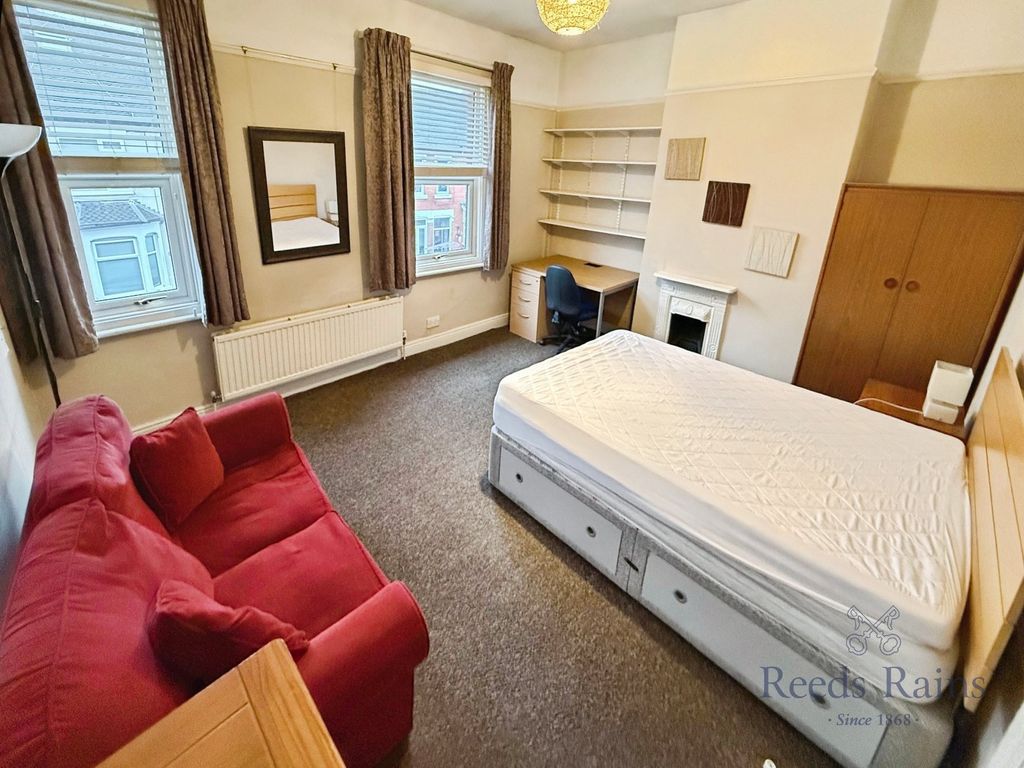 Property photo 3 of 17 Picture No. 29