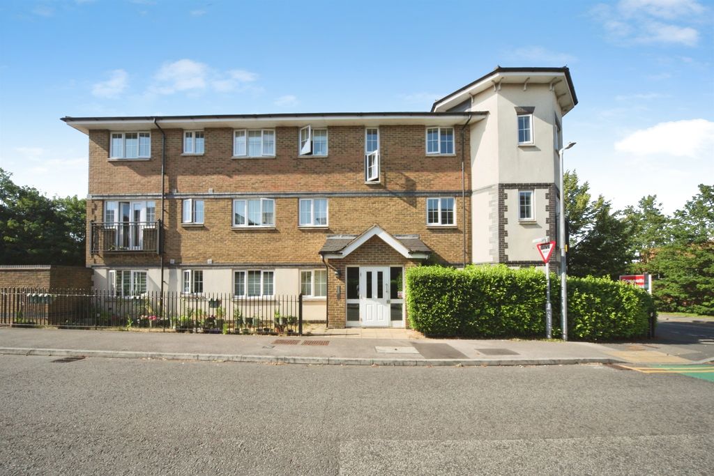 Property photo 1 of 8