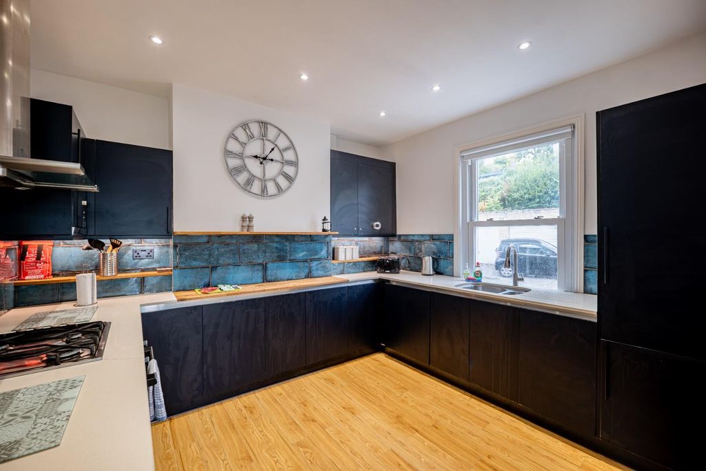 Property photo 2 of 14 Kitchen 1.Jpg