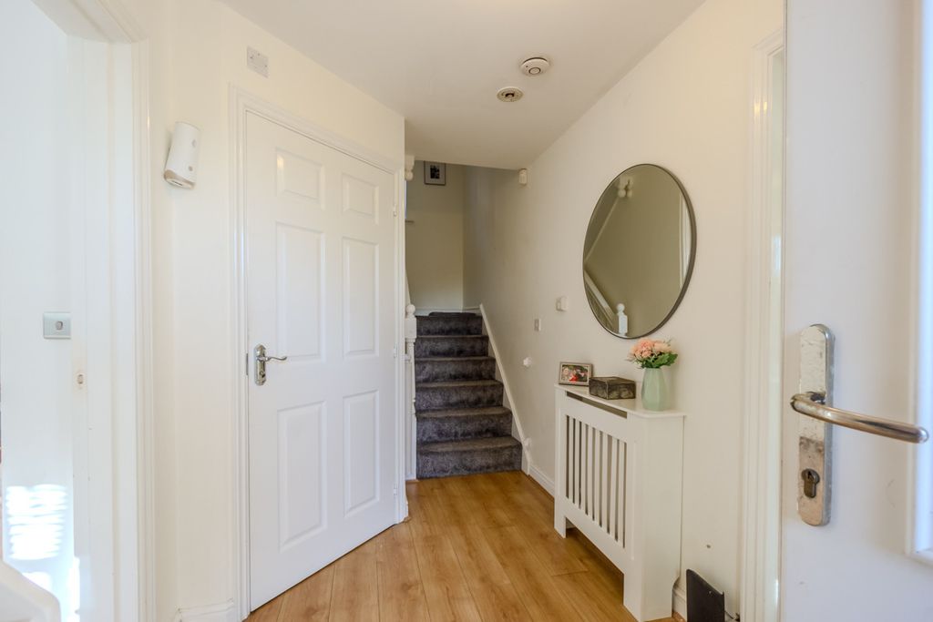 Property photo 2 of 29