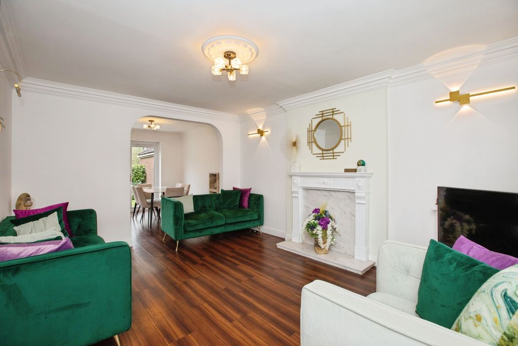 Property photo 3 of 19 Living Room