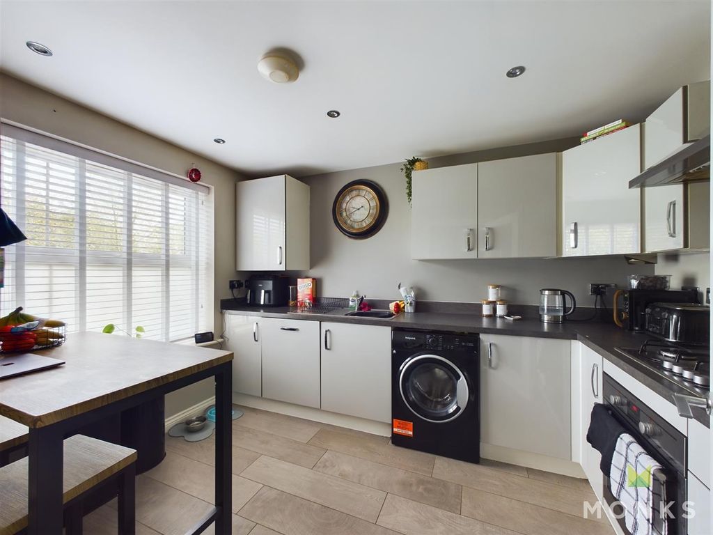 Property photo 2 of 13 Cam01348G0-Pr0367-Still001.Jpg
