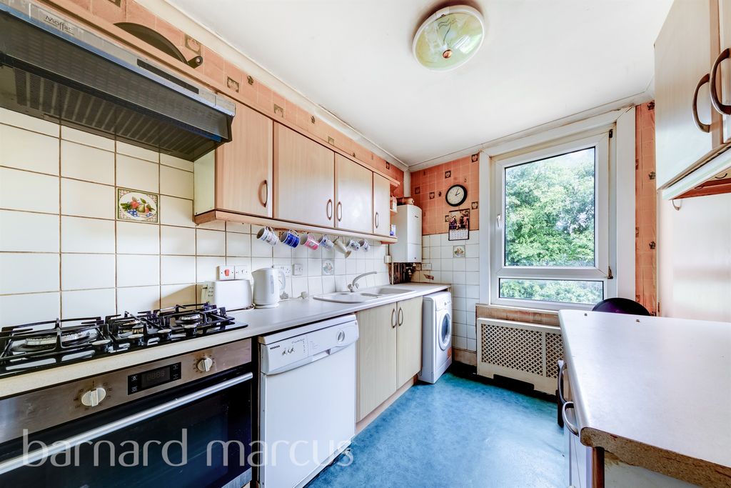 Property photo 2 of 9