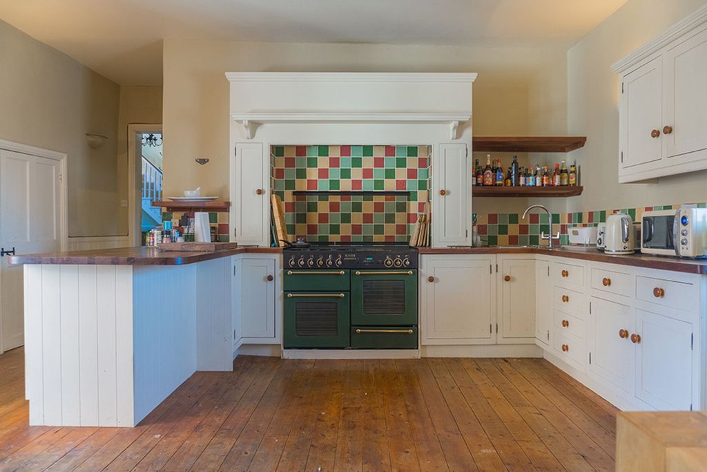 Property photo 3 of 30 Kitchen/Dining Room