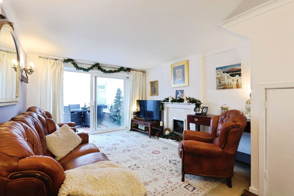 Property photo 3 of 14