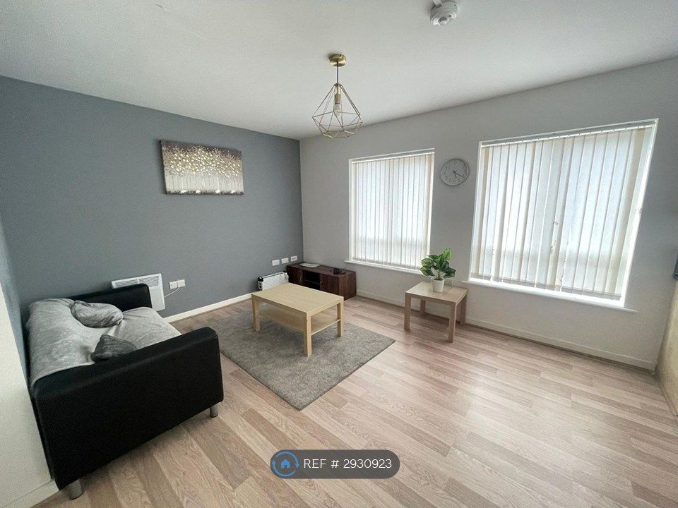 Property photo 1 of 8 Living Room